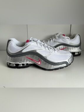 Women’s NIKE REAX RUN 5 Size 7 Shoes New